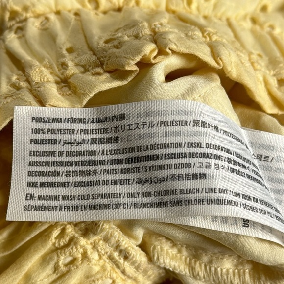 Hollister Yellow Eyelet Shorts - Picture 8 of 8